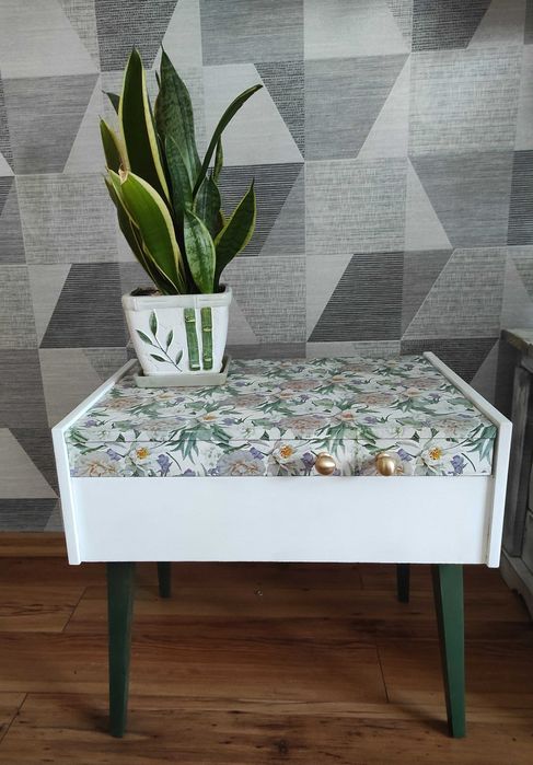 Niciak stary malowany z decoupage