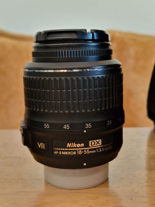 Nikon D5000, 2 obiektywy, teleobiektyw, lampa, lustrzanka