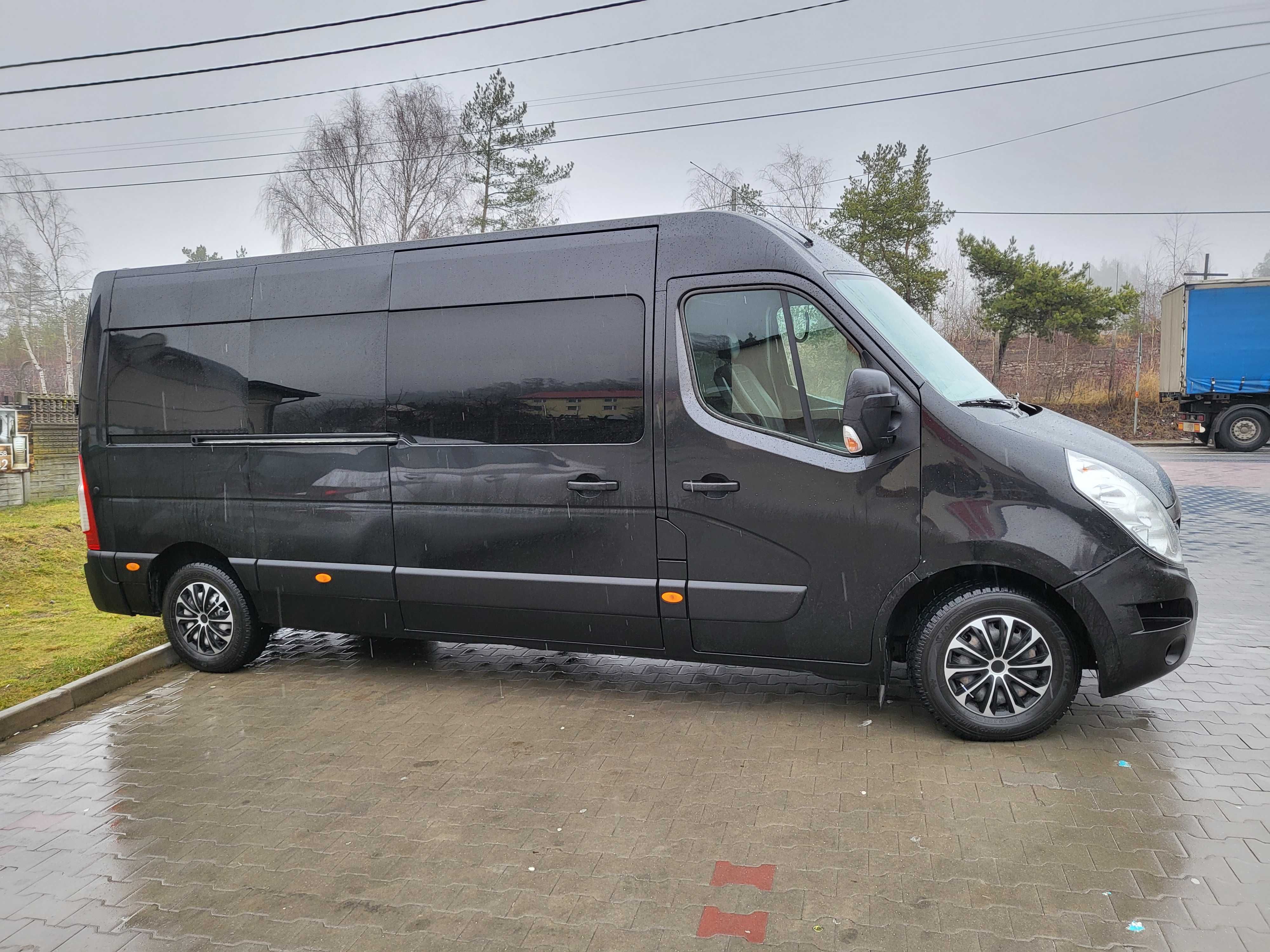 Bus 9 osobowy Renault Master VIP Kielce wynajem