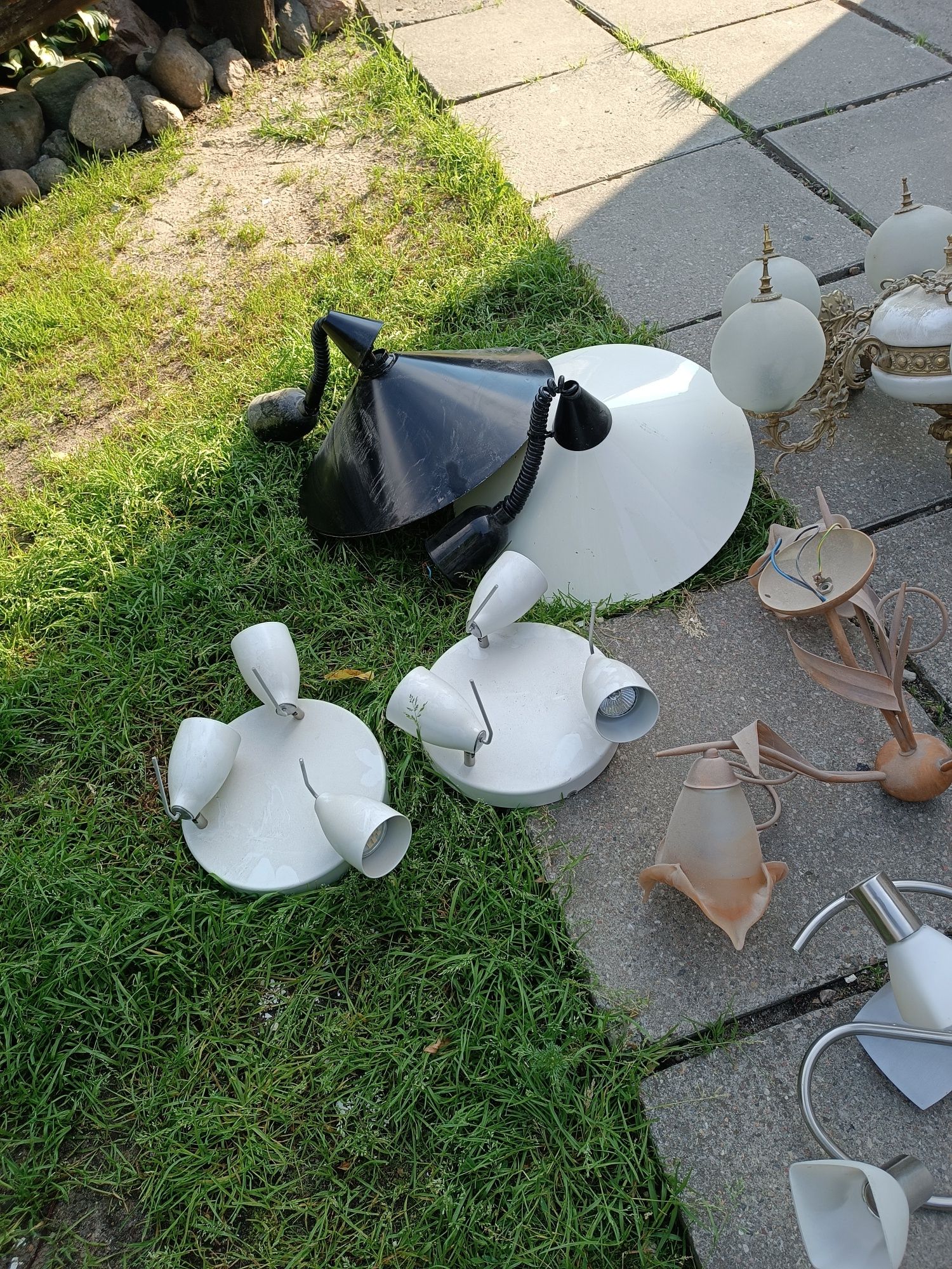 Lampy sufitowe i stołowe