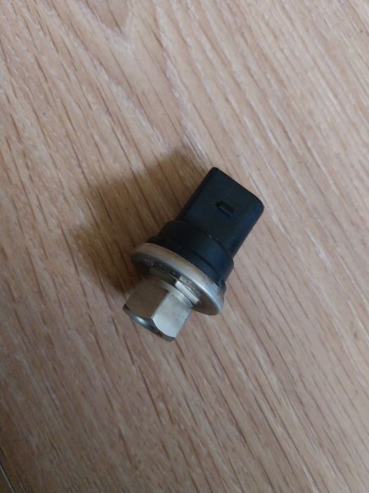 Czujnik ciśnienia klimatyzacji audi a4 b6 b7 a6 c5 a2
