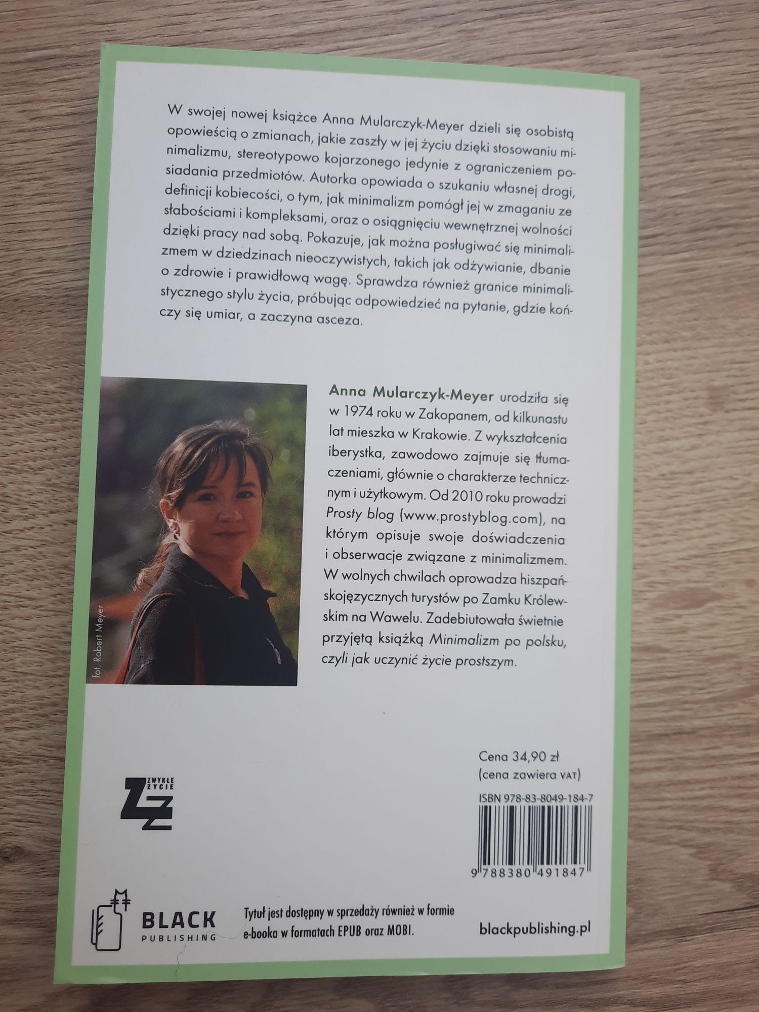 Sprzedam książkę Minimalizm dla zaawansowanych. Anna Mularczyk-Meyer.