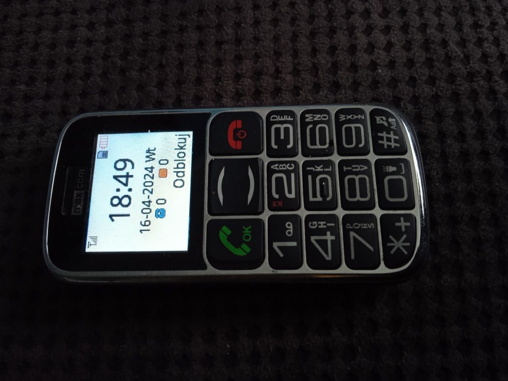 Telefon dla seniora w bdb stanie bateria trzyma niesamowicie długo lat