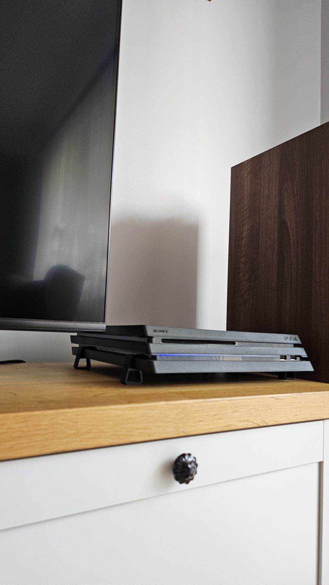 Sprzedam PS 4 Pro