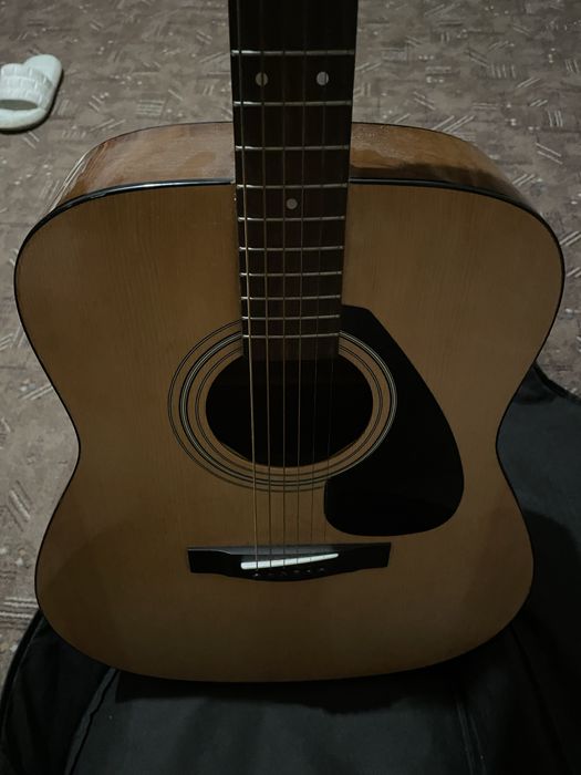 Guitar Yamaha f-310