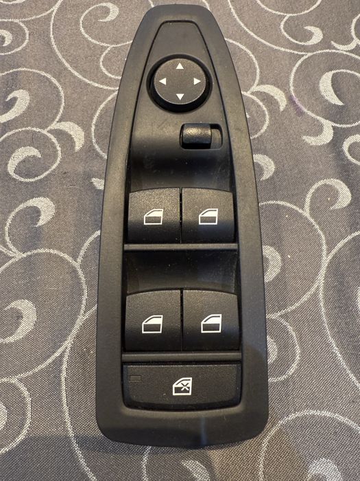 Botão Vidro Dianteiro Esquerdo BMW Serie 4 f36