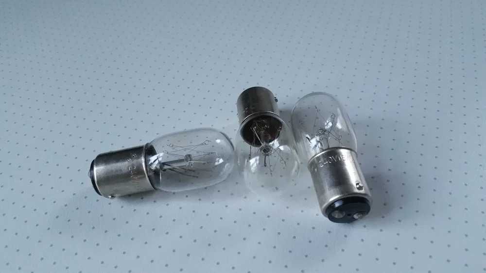 Двухконтактная лампочка для швейной машинки Цена за 2