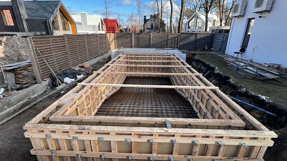 Будівництво басейну  ( залізобетонна чаша)