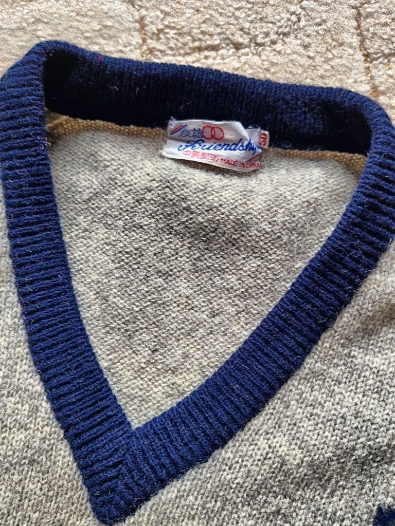 Męski sweter w serek 100% wełna wełniany vintage