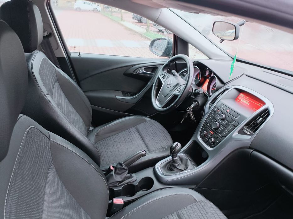 Opel Astra Sport ToUrer  1.3 CDTI Exeutive vendo ou troco