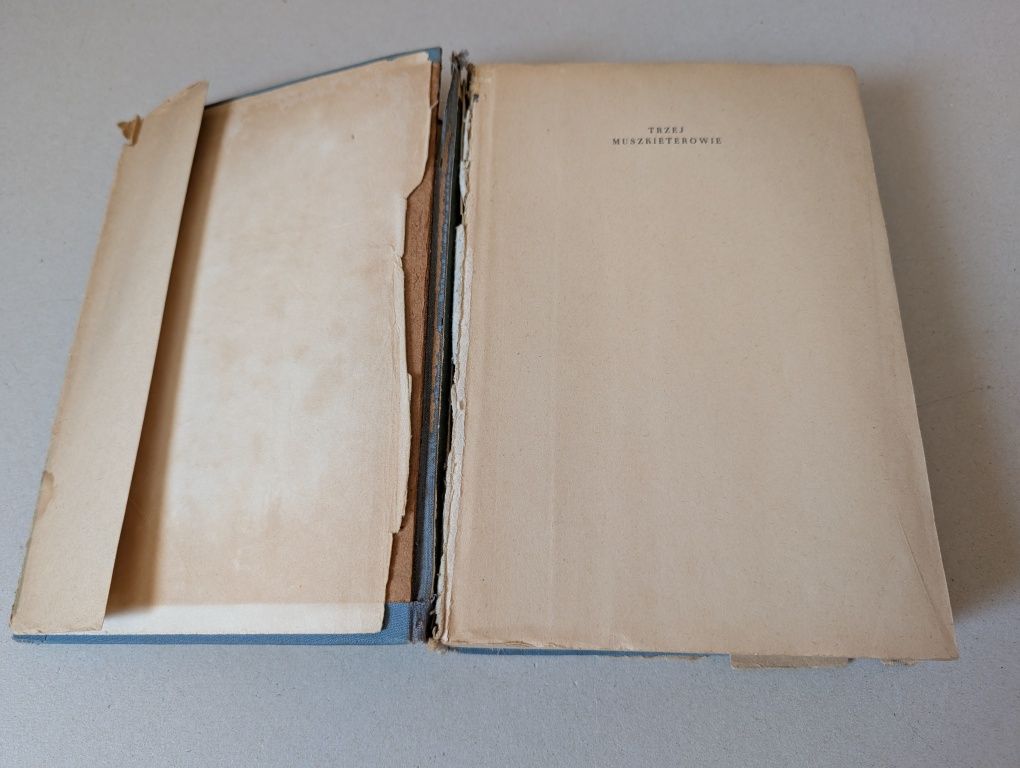 TRZEJ MUSZKIETEROWIE - Dumas - I Wydanie - ilustracje SKARŻYŃSKI -1955