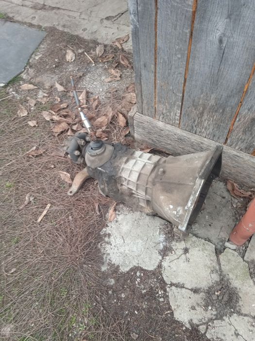 Продам коробку передач 4ступку на ваз 2101 в нормальном состоянії