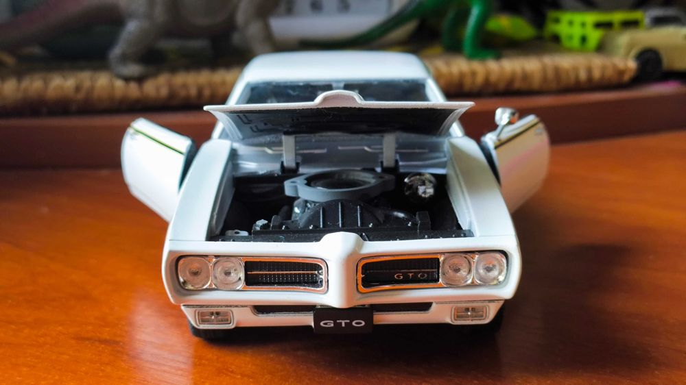 Машинка Pontiac GTO 1989 1/24 Welly