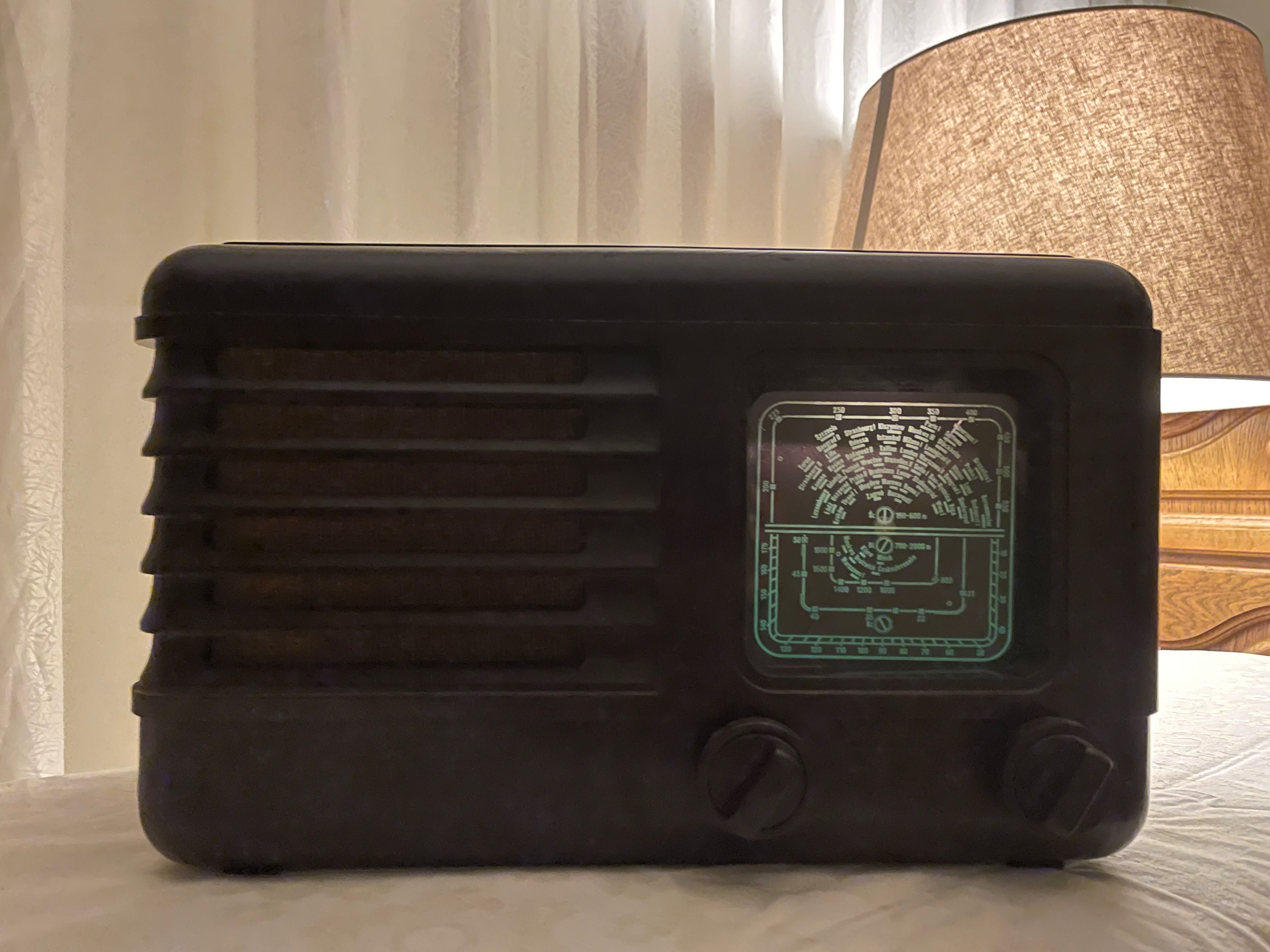 Stare radio marki Pionier.