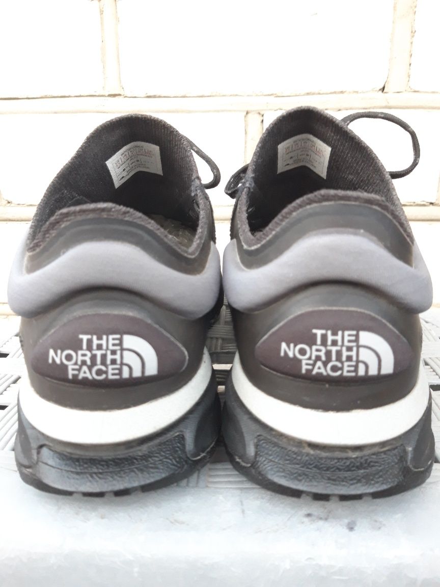 The North Face крассовки оригинальные  раз 41-41.5