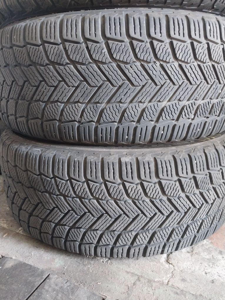 Продам резину лето r16 215/55