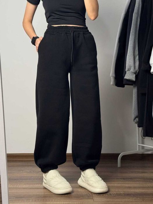 Жіночі зимові теплі спортивні штани джогери об'ємні штани НА ФЛІСІ