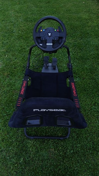 Zestaw do simracing fotel playseat + kierownica  thurstmaster tmx