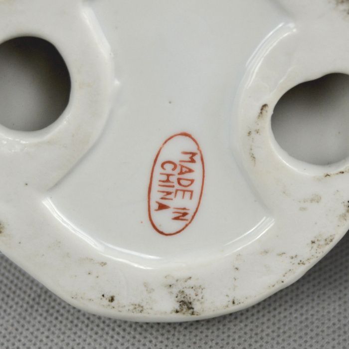 Par de Figuras de menino e Menina em Porcelana da China