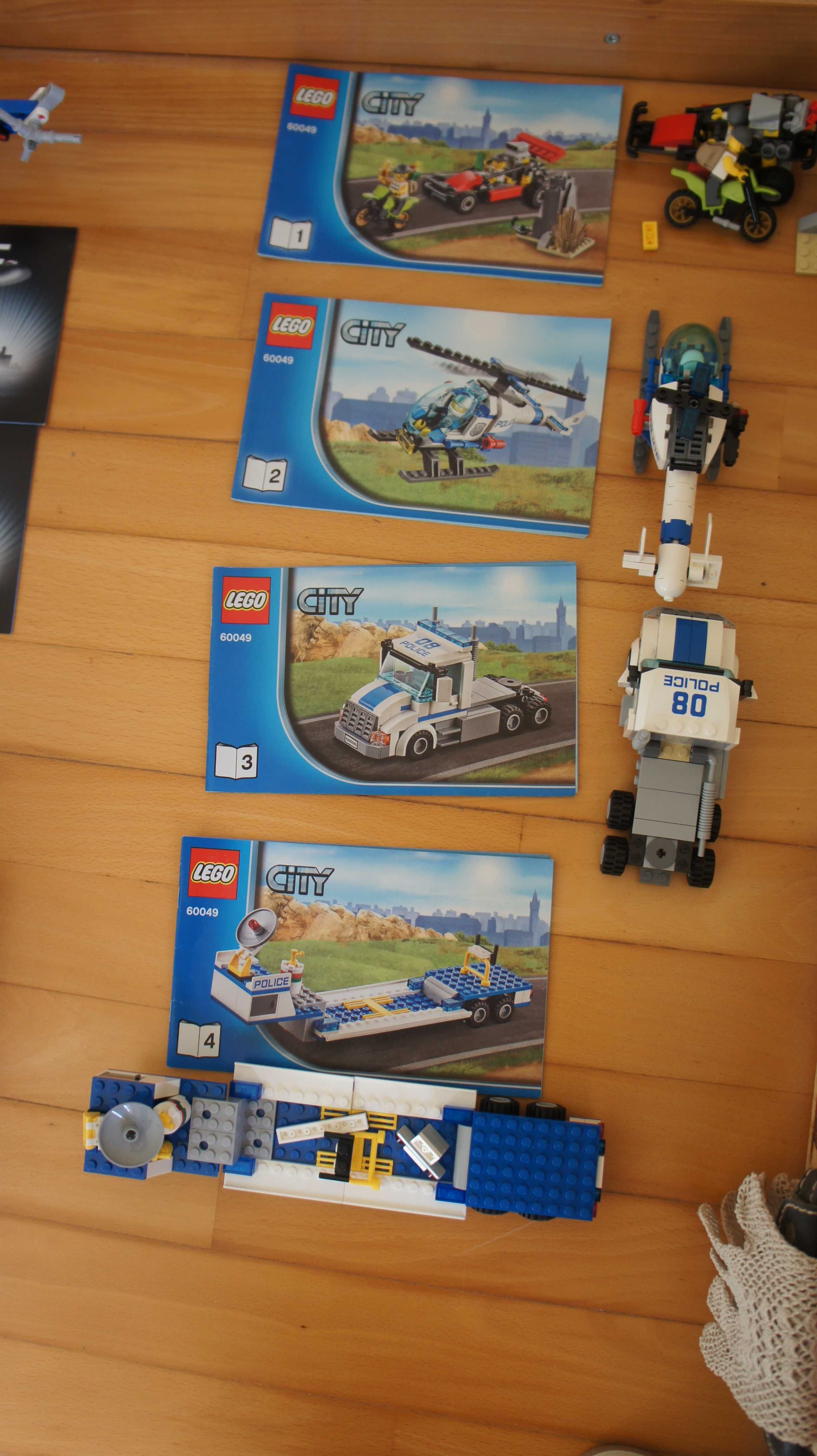 Lego city 60049 com 4 livros.