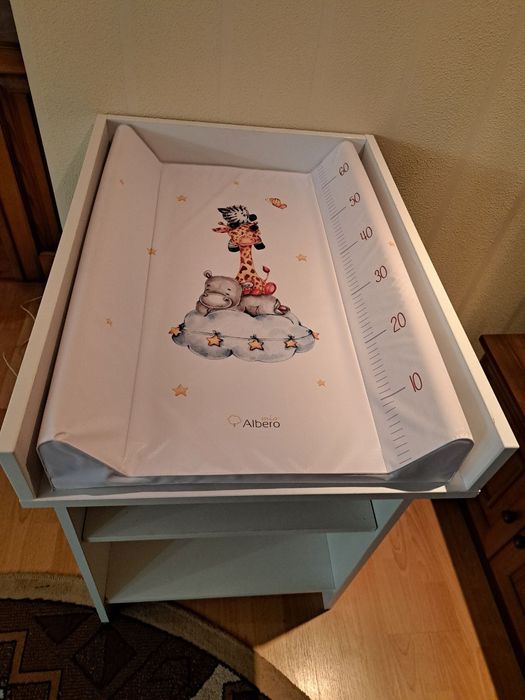 Продам Новий пеленальний столик комод   разом з пеленальним килимком