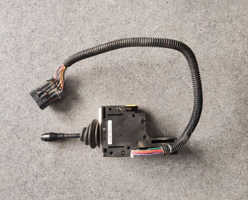 Przełącznik kiernukowskazów świateł JOHN DEERE RE173165