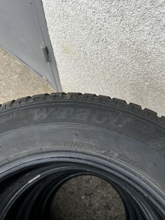 Шини sumitomo 225 65 17 vt200 102h зима