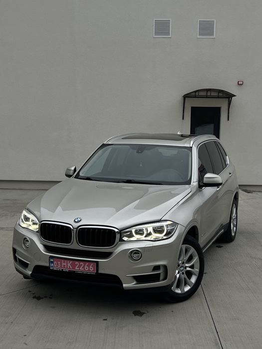BMW X5 F15 2014р дуже хороша комплектація!!