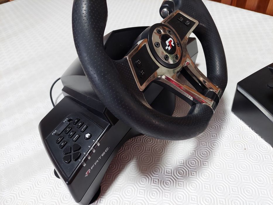 Volante + Pedais gaming FR.TEC FT7004