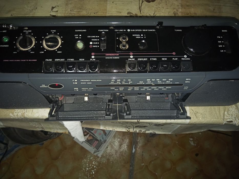 Retro Radiomagnetofon SANYO MW 731 LO