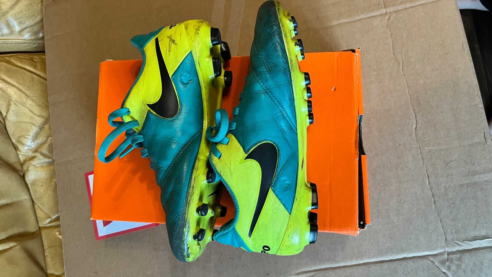 Buty piłkarskie lanki Nike Tiempo Legend VI FG JR rozm.36