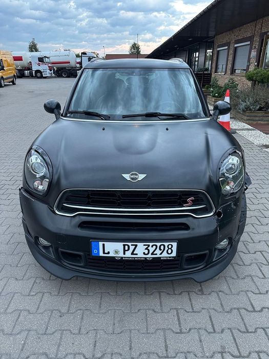 MINI Countryman lekko uszkodzony