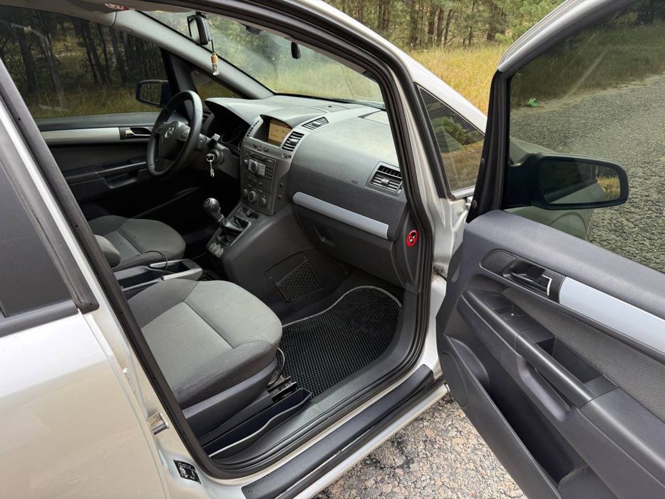 Продам Opel Zafira