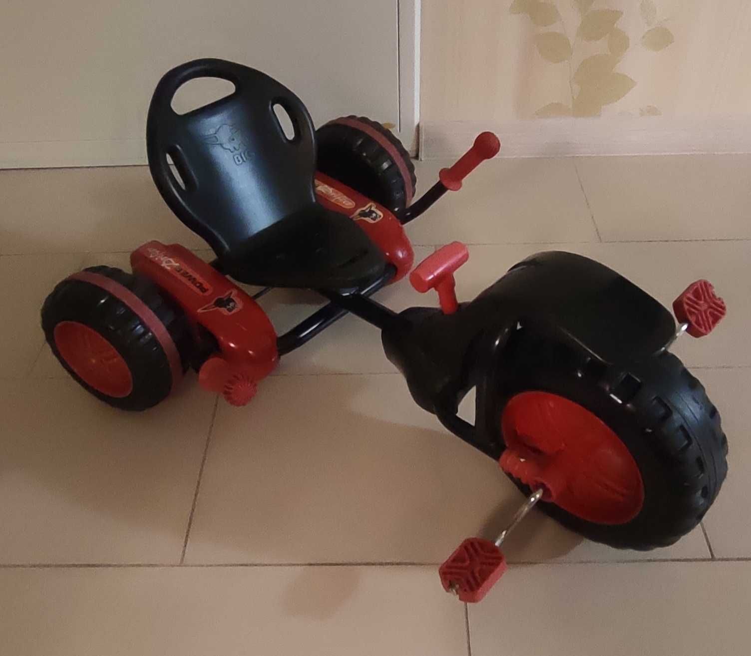 Mały rowerek trójkołowiec dla dziecka gokart