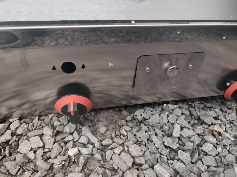 Grill gastronomiczny z płytą gazową raz urzyty