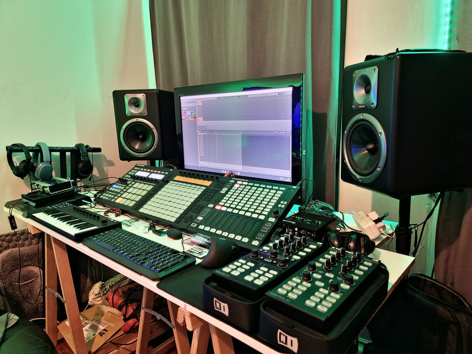 Edição de vídeos, imagens e trabalhos de marketing, Design gráfico