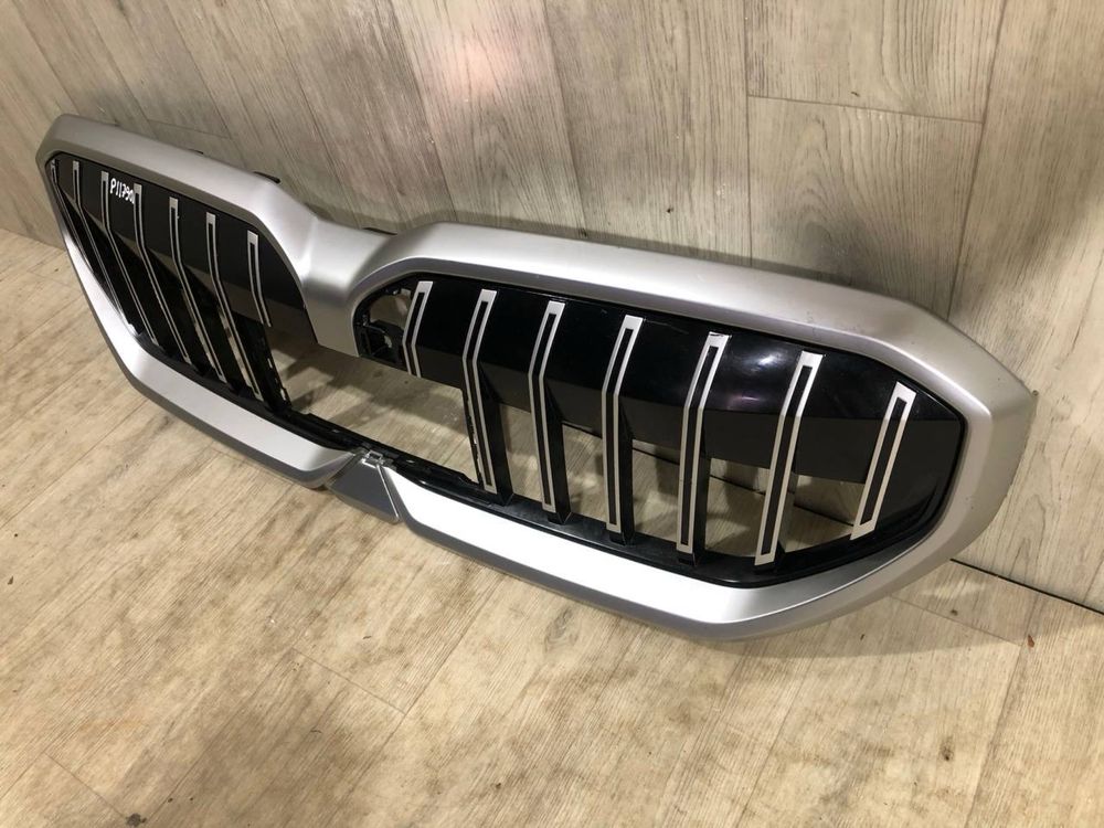 Решетка радиатора Гриль BMW 5  i5 | G60 / G61 решітка радіатора