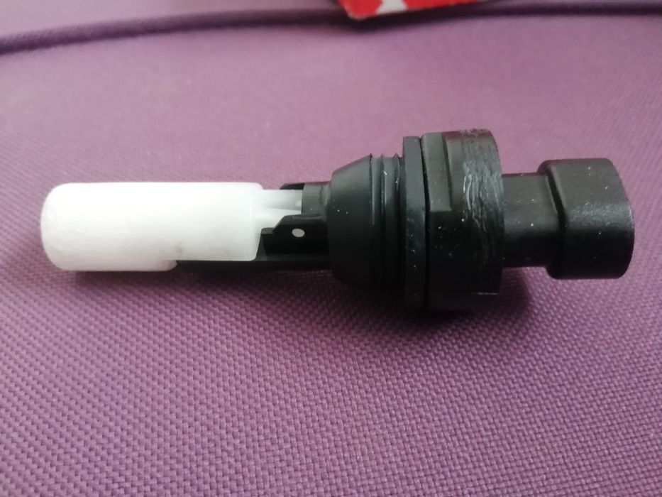 Czujnik poziomu płynu spryskiwacza