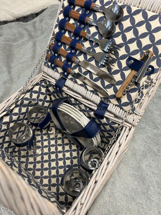 Piękny Kosz Piknikowy