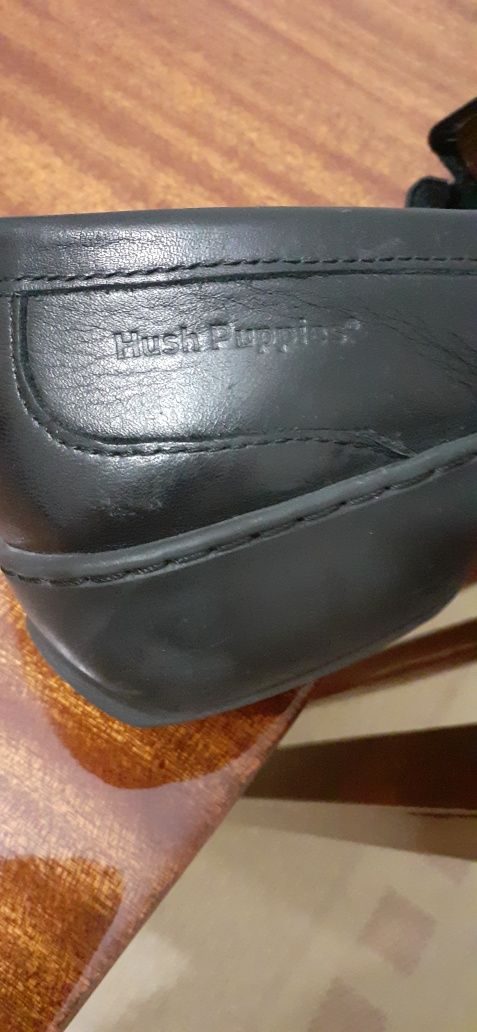 Sapatos muito  boa marca 39 pretos