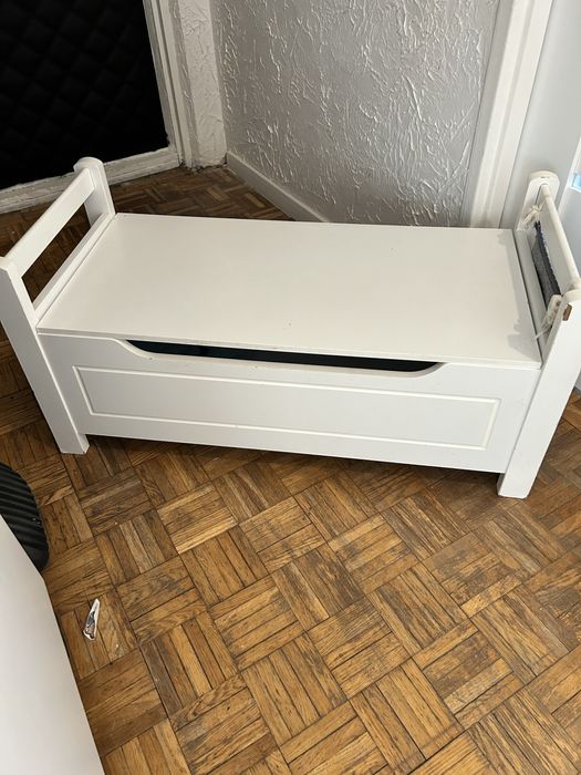 Kufer , szkynia na zabawki