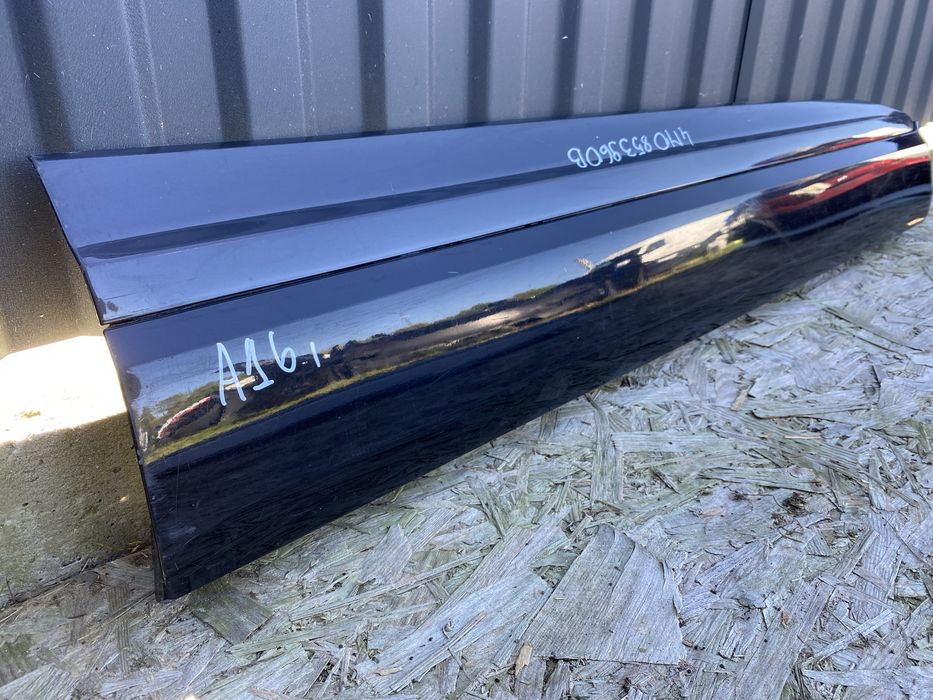 Накладка дверей передня права Audi Q7