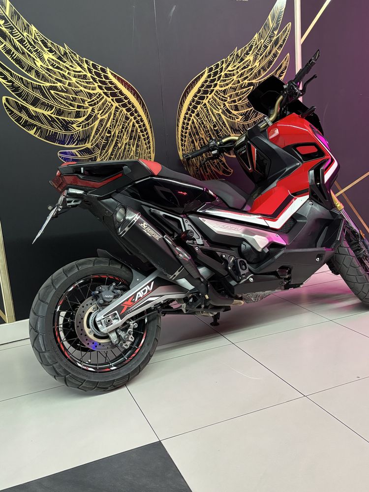 Zadbana doinwestowana honda xadv