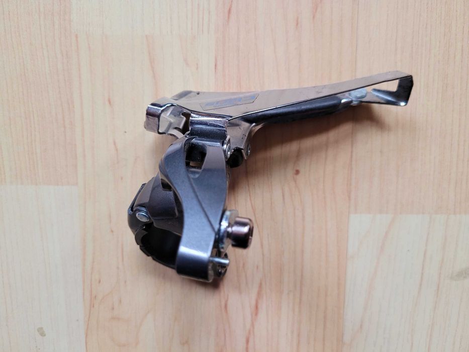 Przerzutka przednia Shimano Claris FD-R2000