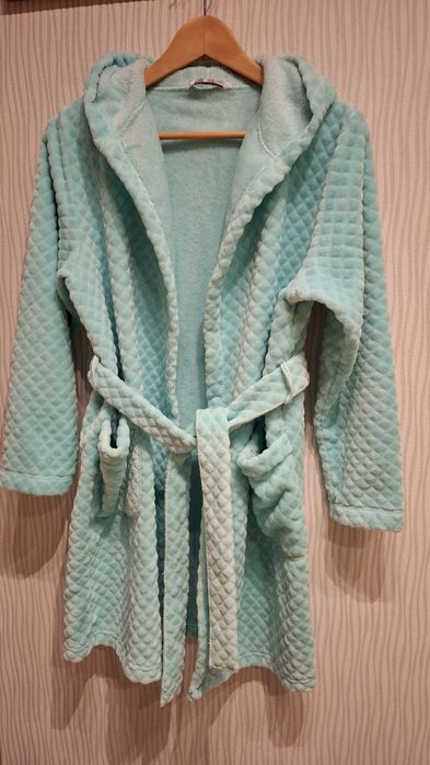 Szlafrok dziewczęcy roz.152