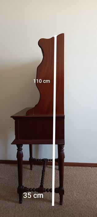 Móvel pequeno de apoio