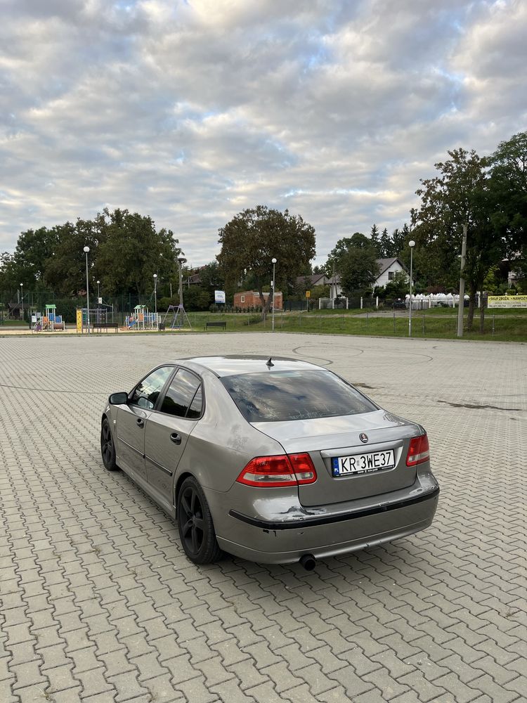 Saab 9-3 2.0t w calości na czesci lub do naprawy