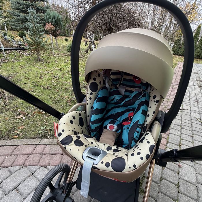 автокрісло cybex cloud t i-size karolina kurkova