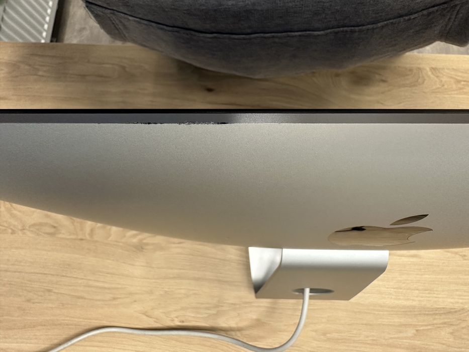 Apple iMac 21,4 2019 (i7, 16/256 Gb)