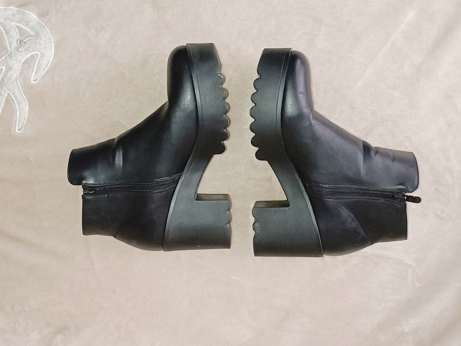 Botki na slupku 38/24 cm